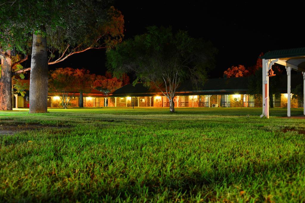 Overlander Homestead Motel Roma Exterior foto